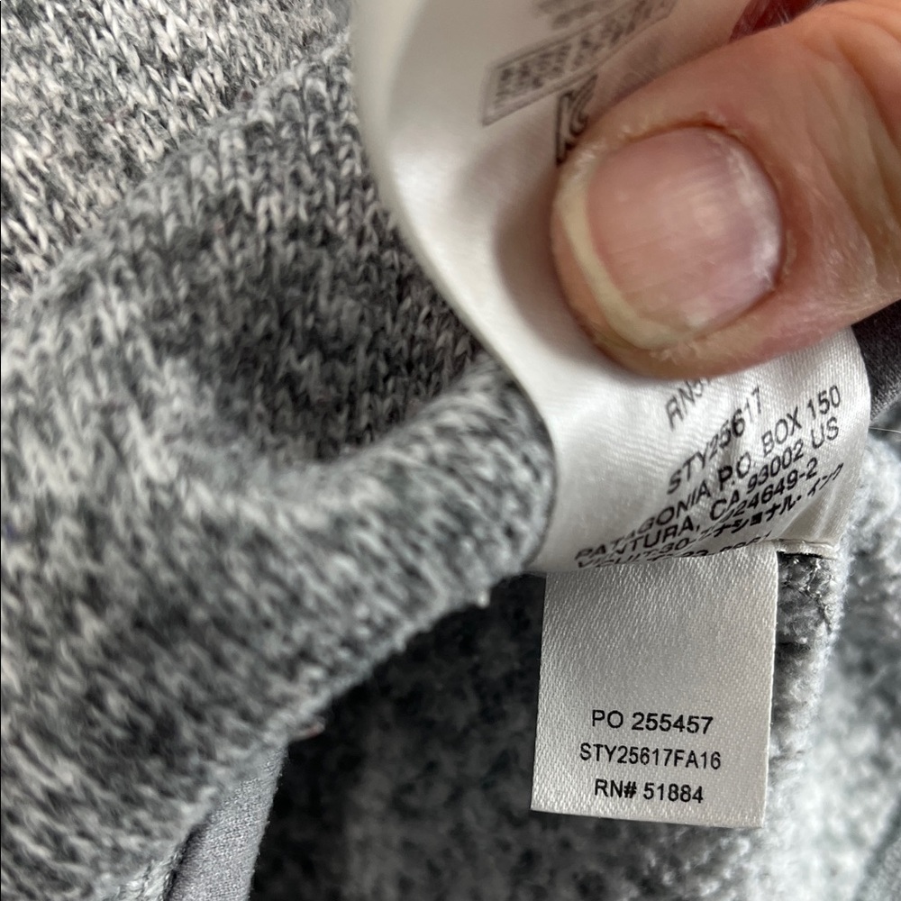 Patagonia Women's Gray V-Neck Sweater - Picture 6 of 9